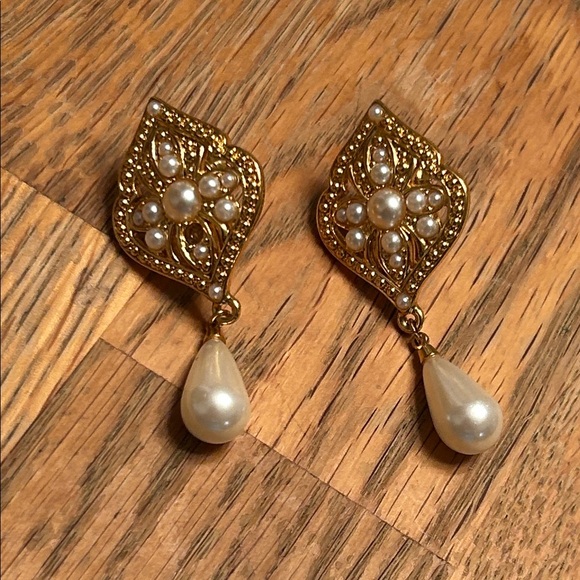 Vintage Napier Gold-Tone Pearl Screw-Back Earrings MCM Signed Costume Jewelry - Picture 1 of 5